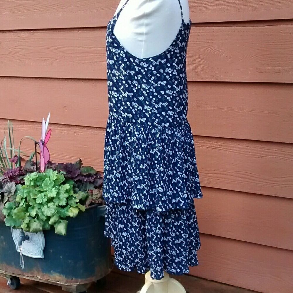 Herlion Dress - Picture 3 of 8